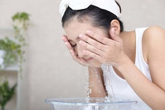 Top 10 sữa rửa mặt dành cho da nhạy cảm