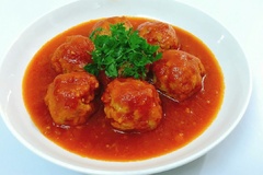 Hướng dẫn làm thịt viên sốt cà chua