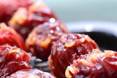 Hướng dẫn cách làm mứt mận đơn giản và ngon miệng
