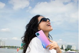 Cảm nhận khi cầm trên tay chiếc điện thoại đẹp và quyến rũ vivo V20