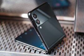 Samsung nói 70% người mua điện thoại gập chọn Z Flip