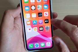 Màn hình khóa Android sẽ trông như thế này nếu học hỏi iOS 16