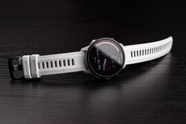 Trên tay Garmin Forerunner 955: Đẹp hơn, xịn hơn, màn hình cảm ứng, sạc năng lượng mặt trời