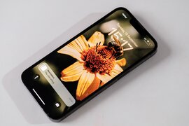 Trải nghiệm iOS 16: màn hình khoá là điểm nhấn, lỗi gõ tiếng Việt từ đầu tiên