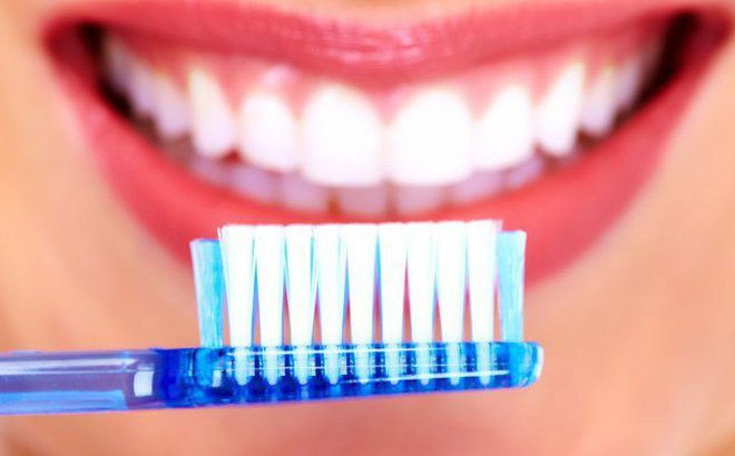 20 cách làm trắng răng tại nhà mới nhất 2020 - Phuongphap.vn