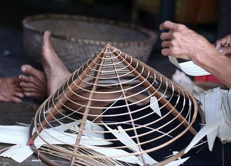 Conical hat making village Cantho | Bamboo hats, Space crafts, Wood basket
