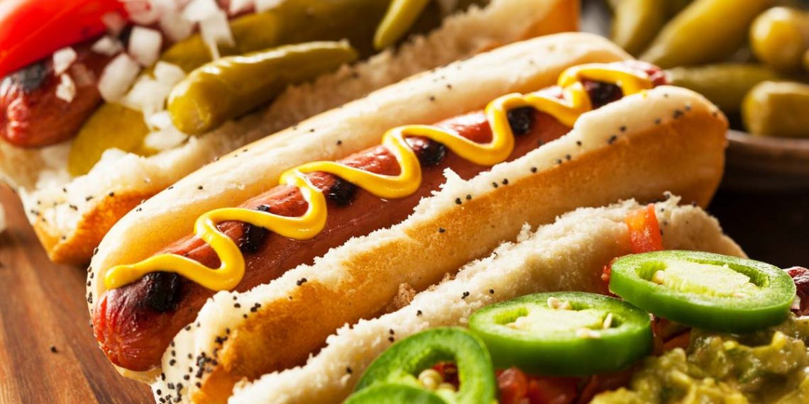 Cách làm hot dog ngon chuẩn vị cực dễ tại nhà