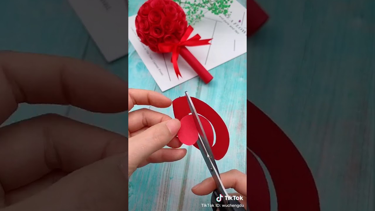 Cách làm hoa Hồng bằng giấy màu đơn giản nhất! - YouTube