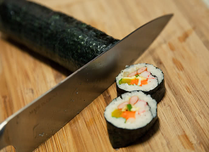 Cách làm kimbap ngon, hấp dẫn đúng chuẩn vị Hàn tại nhà