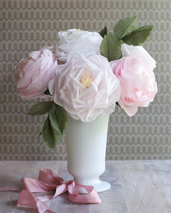 Cách làm hoa hồng bằng giấy vệ sinh đơn giản mà cực đẹp - Cẩm Nang Bếp Blog