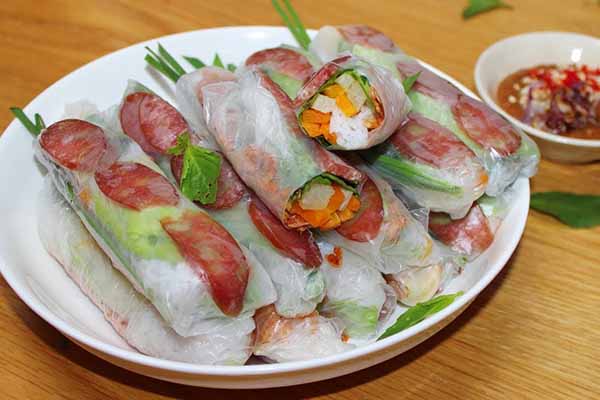 Cách Làm Bò Bía Mặn Siêu Đơn Giản Cho Buổi Tụ Tập