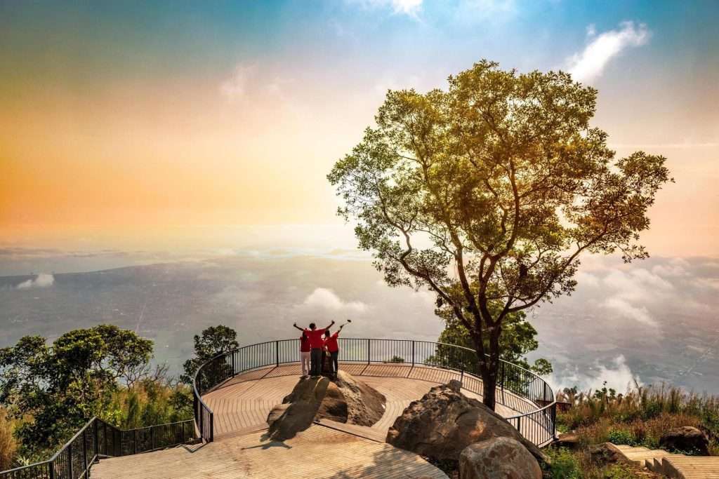Khu du lịch Núi Bà Đen - Điểm đến hấp dẫn trên “nóc nhà Nam Bộ”