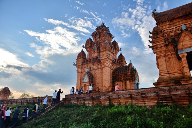 Làng Văn hóa-Du lịch các dân tộc Việt Nam nơi gắn kết cộng đồng các dân tộc