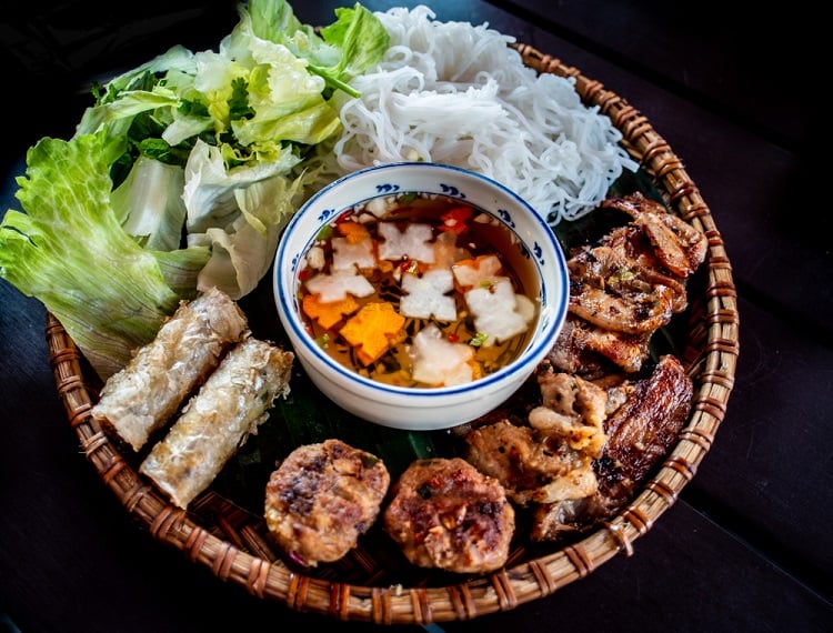 30++ món ngon Hà Nội: món ăn vặt đường phố, món cuốn, phở - Hội Câu Lạc ...