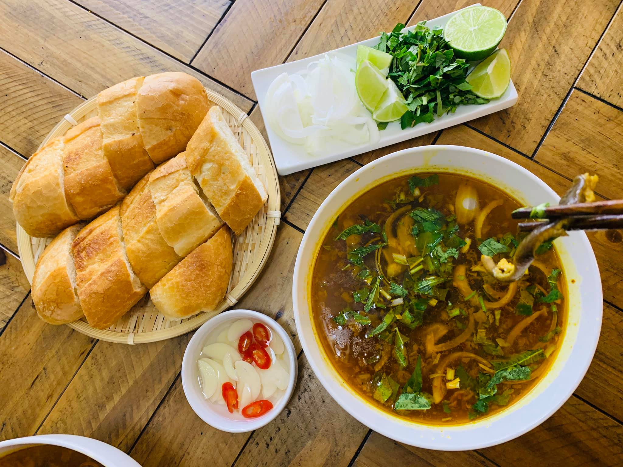 Cách nấu súp lươn xứ Nghệ ngon khó cưỡng - Đào Tạo Vua Bếp