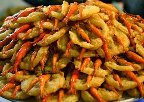 Bánh tôm Hồ Tây món ngon đặc sản của Hà Nội