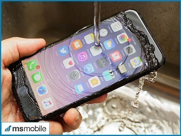 iPhone 7 được người dùng biết đến với tính năng chống nước tuyệt vời