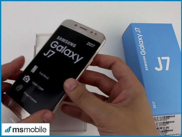 Samsung Galaxy J7 2017 có pin khá trâu