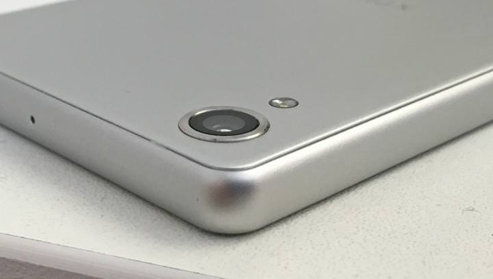 Chi tiết review điện thoại Sony Xperia X - Smartphone với thiết kế tối giản, độc đáo và lạ mắt