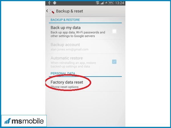 Tiếp tục chạm vào tùy chọn “Factory data reset”