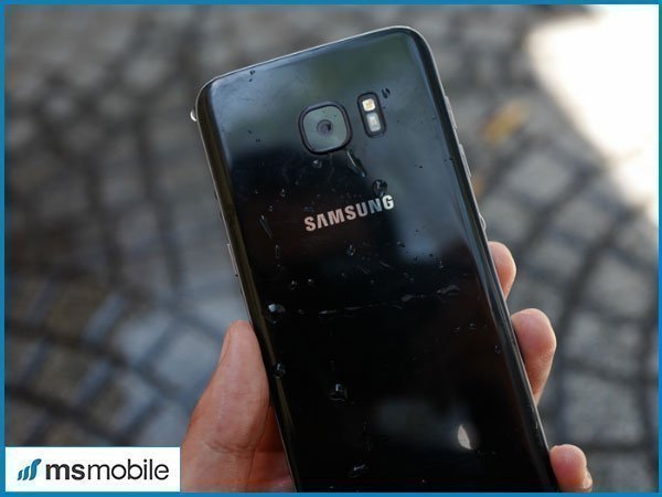 Samsung Galaxy S7 có thiết kế kim loại kết hợp với hai mặt kính