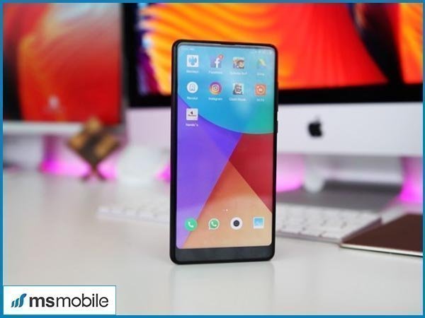 Màn hình sang trọng của điện thoại Xiaomi Mi Mix 2s
