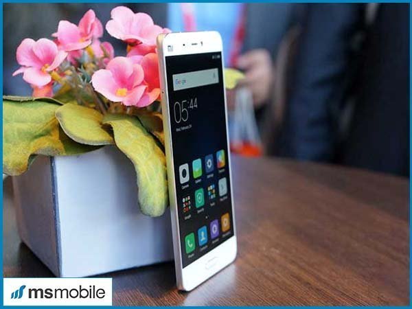 Xiaomi Mi 5 sở hữu vẻ ngoài sang trọng và tinh tế