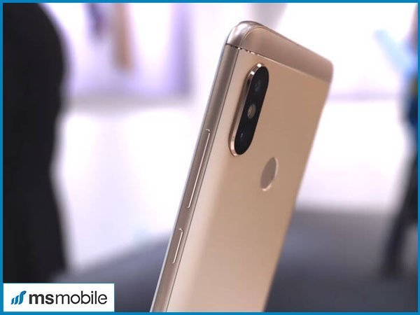 Dung lượng pin khủng trên Xiaomi Mi 6x (Mi A2)