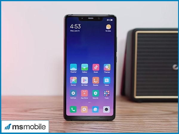 Màn hình tai thỏ của Xiaomi Mi 8