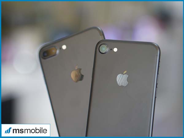 Camera iPhone 7 quá khác biệt và thua xa iPhone 7 Plus.
