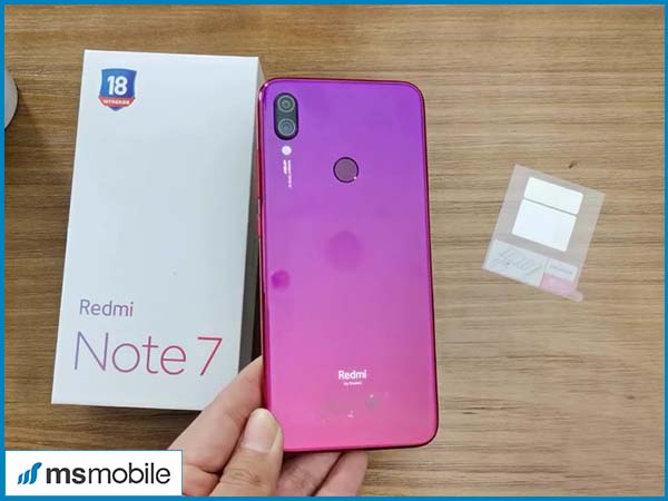 Thiết kế hiện đại, mặt lưng Gradient bóng bẩy trên Redmi Note 7