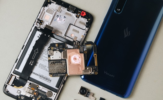 Vsmart Live bị tố là một phiên bản của điện thoại Meizu. Vsmart nói gì?