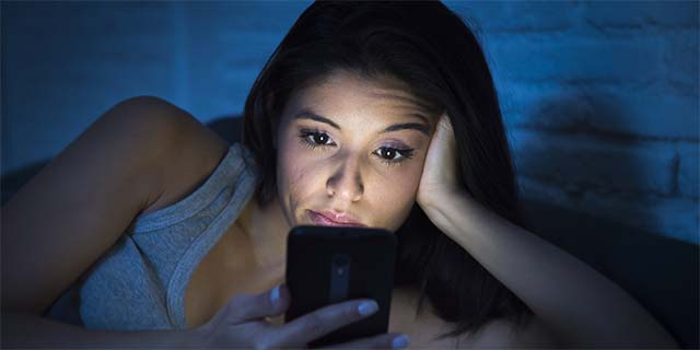 Tác dụng của chế độ nền tối trên điện thoại, chế độ Dark mode trên điện thoại