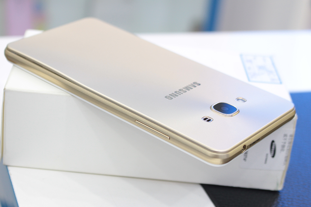 Ngắm nhìn thiết kế tuyệt mỹ của Samsung Galaxy J3 Pro