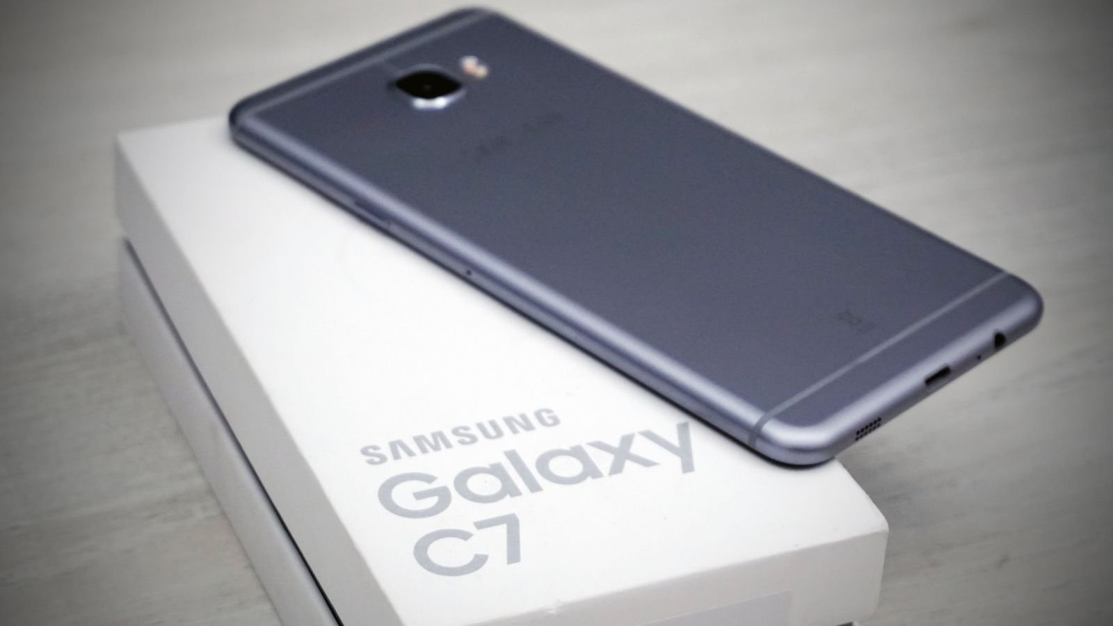 Samsung Galaxy C7 là hàng nguyên bản 100% - Nguyên Seal
