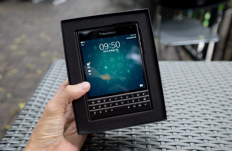 Chưa đến 5 triệu đồng là có thể “Bóc hộp” e Blackberry Passport