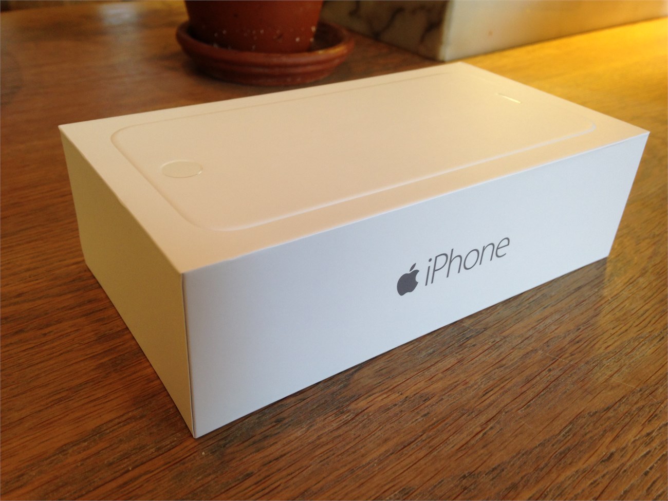 Xuất hiện vỏ hộp iPhone 6s/6s Plus trước giờ ra mắt